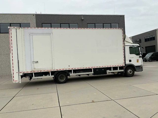 2010 man n15 vrachtwagen met laadlift - afbeelding 67 van  68