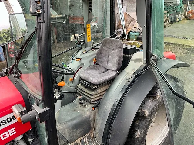 2010 massey ferguson 3635ge smalspoor tractor - afbeelding 9 van  37