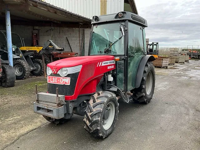 2010 massey ferguson 3635ge smalspoor tractor - afbeelding 1 van  37