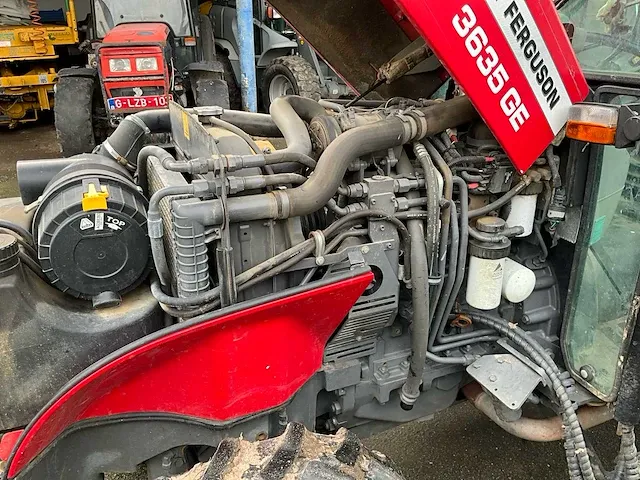 2010 massey ferguson 3635ge smalspoor tractor - afbeelding 17 van  37