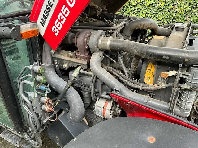 2010 massey ferguson 3635ge smalspoor tractor - afbeelding 19 van  37