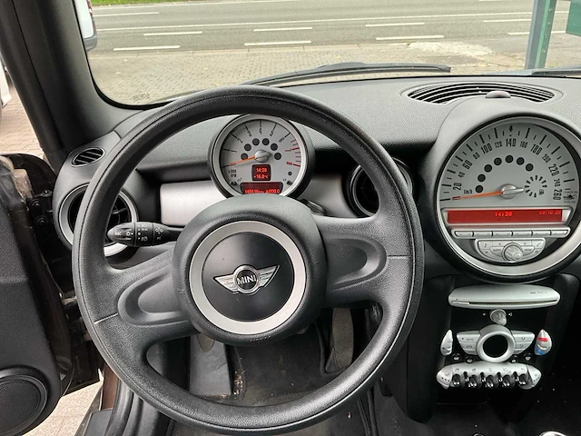 2010 mini cooper cabrio personenauto - afbeelding 26 van  41