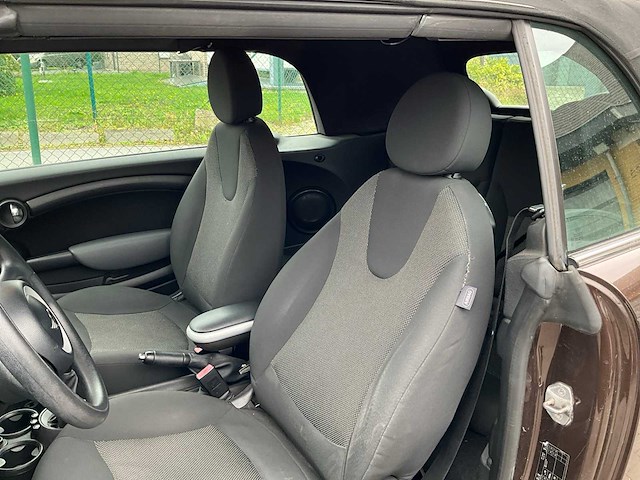 2010 mini cooper cabrio personenauto - afbeelding 20 van  41