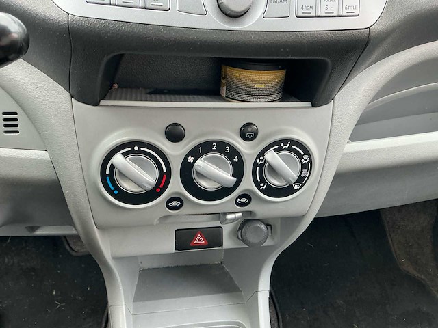 2010 nissan pixo - afbeelding 8 van  53