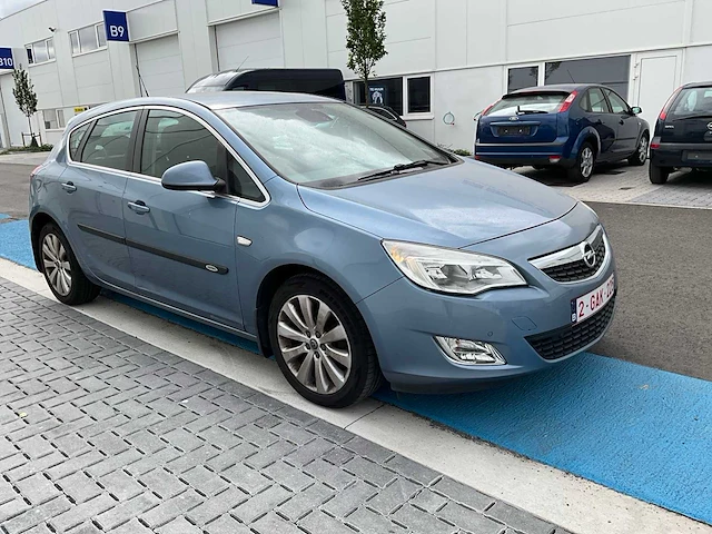 2010 opel astra personenauto - afbeelding 2 van  29