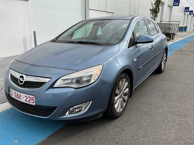 2010 opel astra personenauto - afbeelding 1 van  29