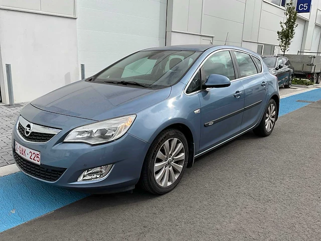 2010 opel astra personenauto - afbeelding 12 van  29