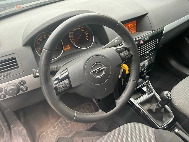 2010 opel astra - afbeelding 7 van  36