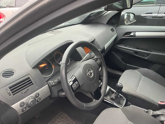2010 opel astra - afbeelding 11 van  36