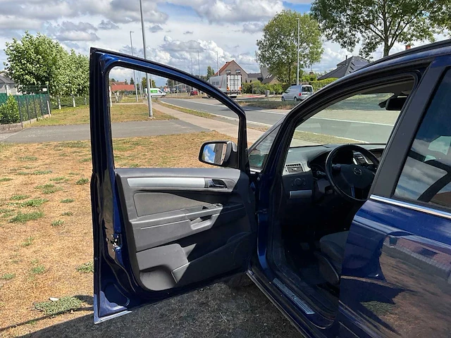 2010 opel zafira personenauto - afbeelding 17 van  46