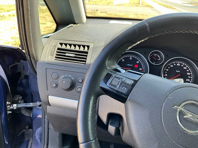 2010 opel zafira personenauto - afbeelding 24 van  46
