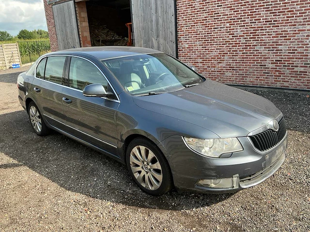 2010 skoda superb schade - personenauto - afbeelding 3 van  22