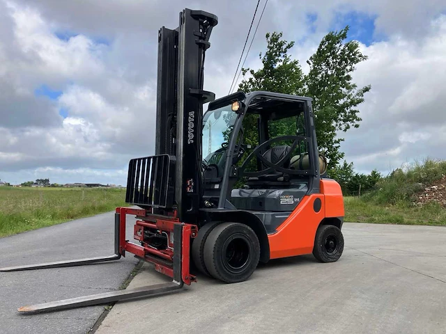 2010 toyota 02-8fgf25 vorkheftruck - afbeelding 1 van  72