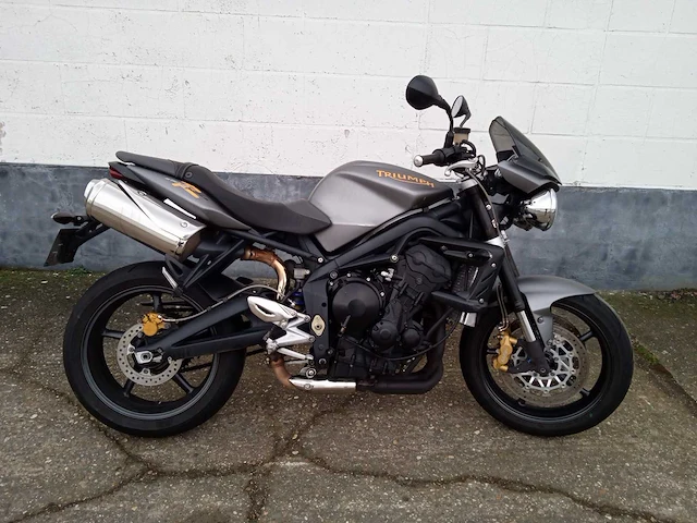 2010 triumph streettriple r motorfiets - afbeelding 1 van  9