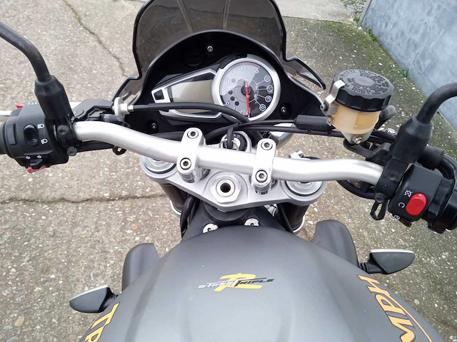 2010 triumph streettriple r motorfiets - afbeelding 6 van  9