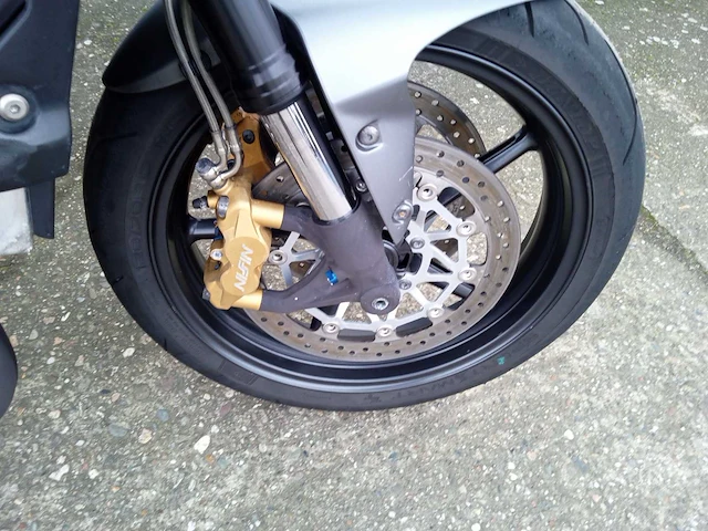 2010 triumph streettriple r motorfiets - afbeelding 8 van  9