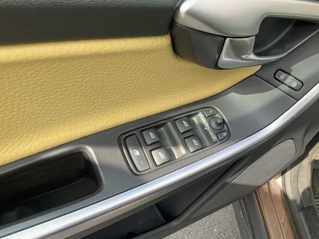 2010 volvo xc60 personenauto - afbeelding 11 van  34