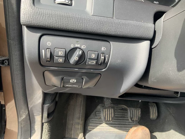 2010 volvo xc60 personenauto - afbeelding 13 van  34