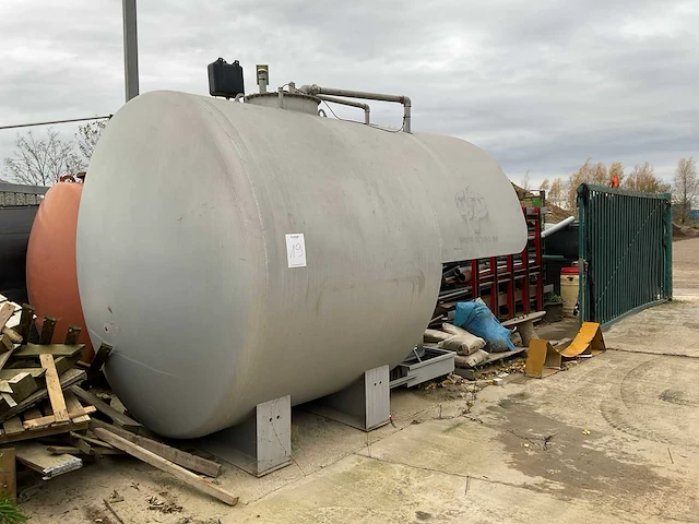 2010 wildri nv horizontale opslagtank met pomp - afbeelding 1 van  7