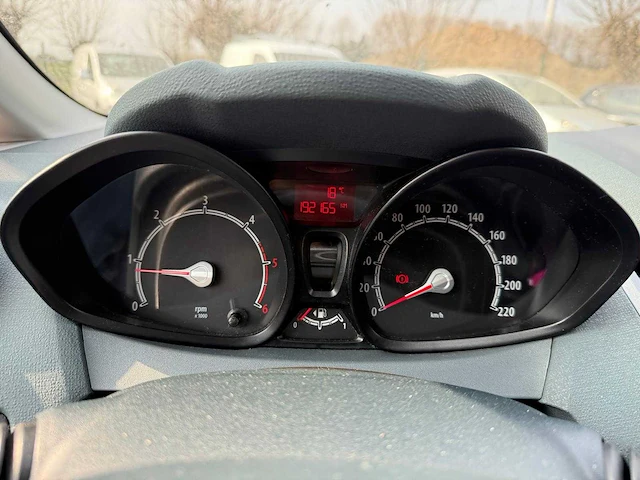 2011 - ford fiesta - personenauto - afbeelding 8 van  28