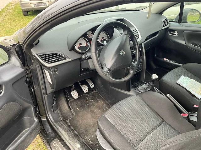 2011 - peugeot 207 - car - afbeelding 15 van  31