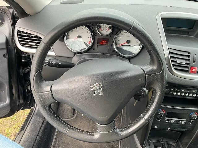 2011 - peugeot 207 - car - afbeelding 17 van  31