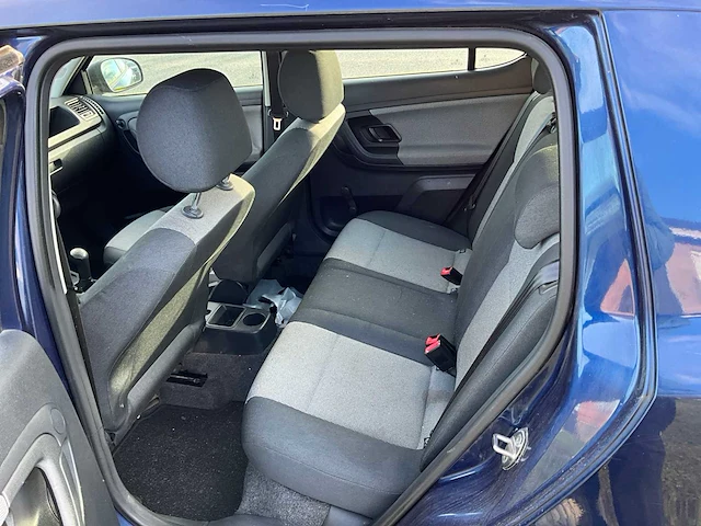 2011 - skoda fabia - personenauto - afbeelding 9 van  29