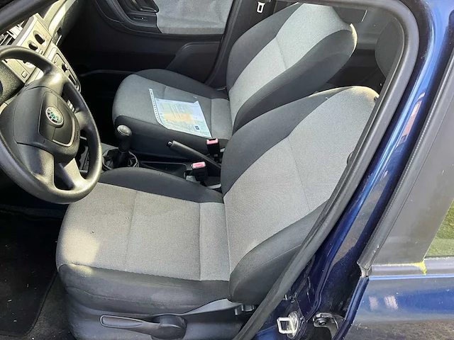 2011 - skoda fabia - personenauto - afbeelding 13 van  29