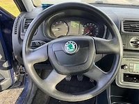 2011 - skoda fabia - personenauto - afbeelding 15 van  29