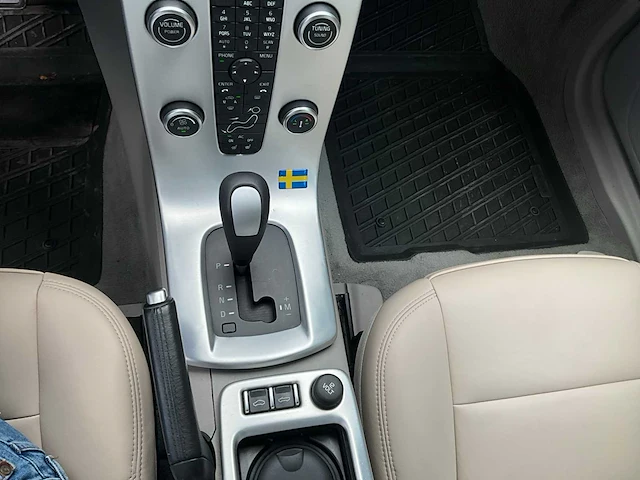 2011 - volvo c70 - car - afbeelding 21 van  51