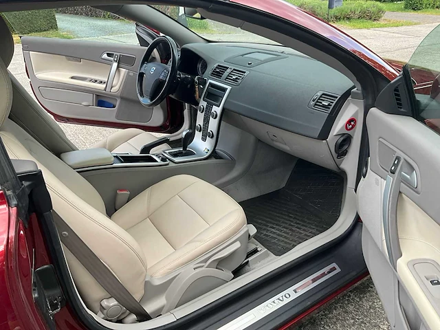 2011 - volvo c70 - car - afbeelding 27 van  51