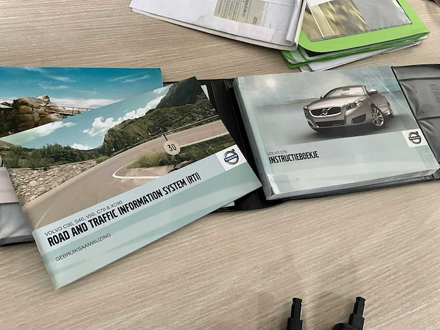 2011 - volvo c70 - car - afbeelding 40 van  51