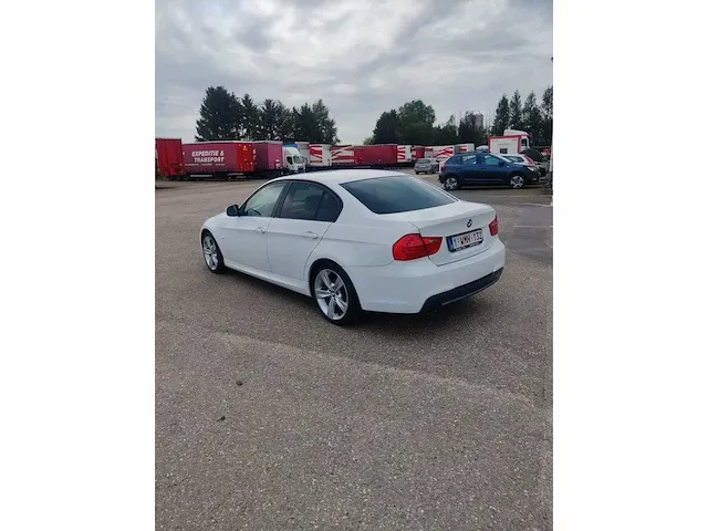 2011 bmw 318d - afbeelding 13 van  19