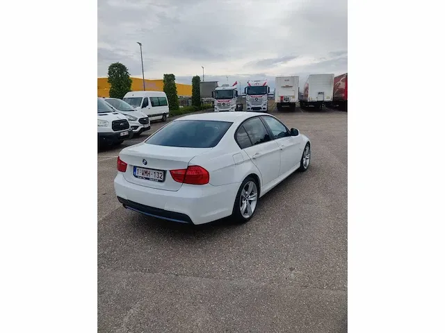 2011 bmw 318d - afbeelding 15 van  19