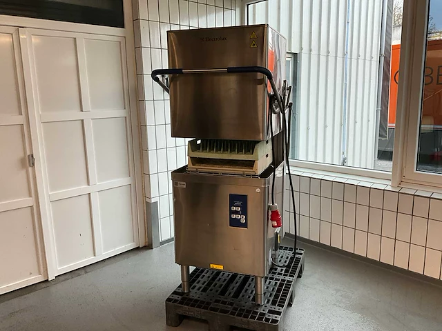 2011 electrolux ehtai korvenvaatwasmachine - afbeelding 1 van  8