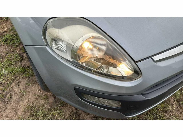 2011 fiat punto personenauto - afbeelding 4 van  33