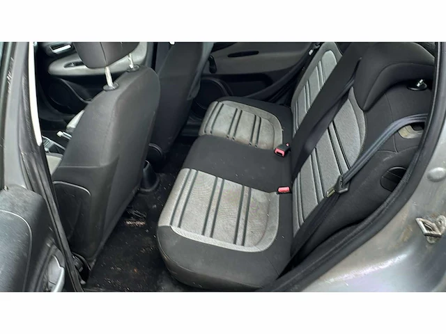 2011 fiat punto personenauto - afbeelding 14 van  33