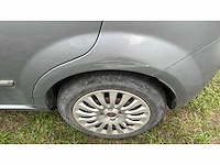 2011 fiat punto personenauto - afbeelding 25 van  33