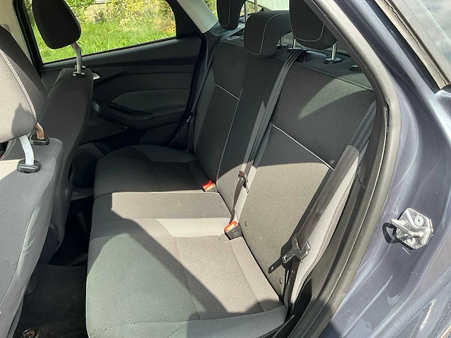 2011 ford focus sedan 1.5 tdci personenauto - afbeelding 13 van  35