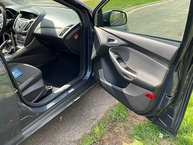 2011 ford focus sedan 1.5 tdci personenauto - afbeelding 14 van  35