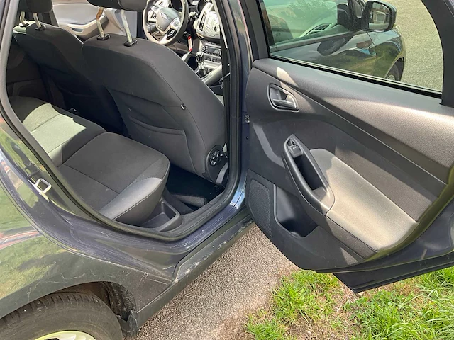 2011 ford focus sedan 1.5 tdci personenauto - afbeelding 16 van  35