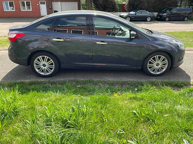 2011 ford focus sedan 1.5 tdci personenauto - afbeelding 31 van  35