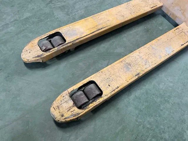 2011 hand hydraulische palletwagen - afbeelding 6 van  6