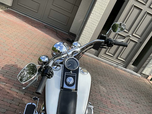 2011 harley-davidson flstn softballen deluxe motorfiets - afbeelding 24 van  24