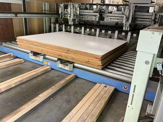2011 holzma profi hpl380/43/22/x/new platen opdeelzaagmachine - afbeelding 2 van  24