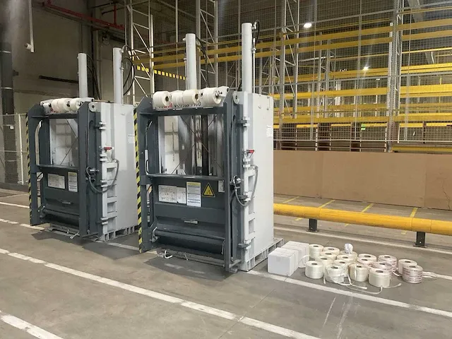 2011 hsm v-press 1160 max papierpers/balenpers - afbeelding 2 van  8