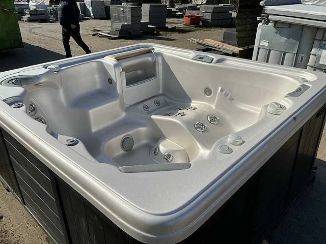 2011 island spas nevis 44 - jacuzzi - afbeelding 32 van  35