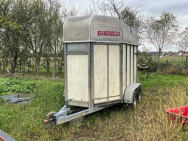 2011 jek paarden en veetrailer - afbeelding 1 van  18