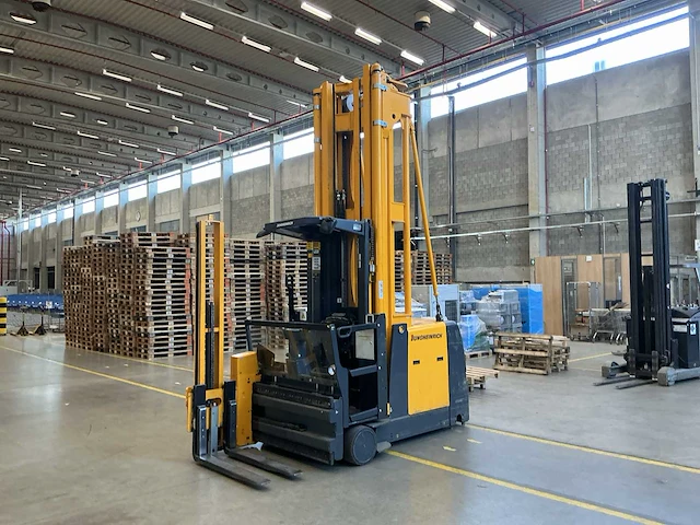 2011 jungheinrich ekx 515k reach truck - afbeelding 1 van  10