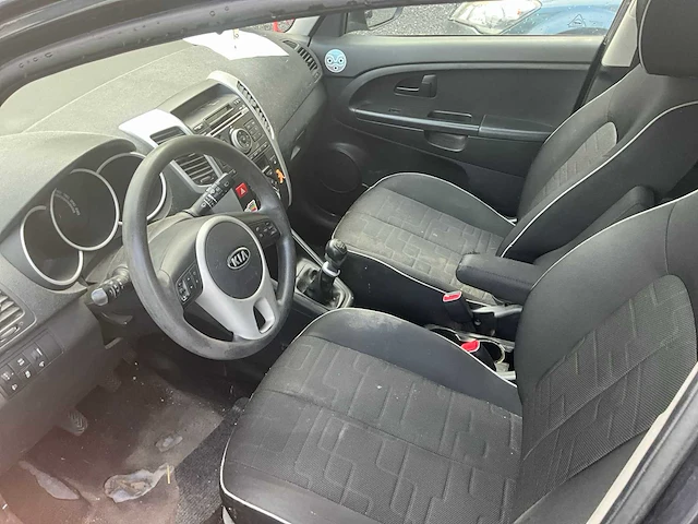 2011 kia venga - afbeelding 18 van  31